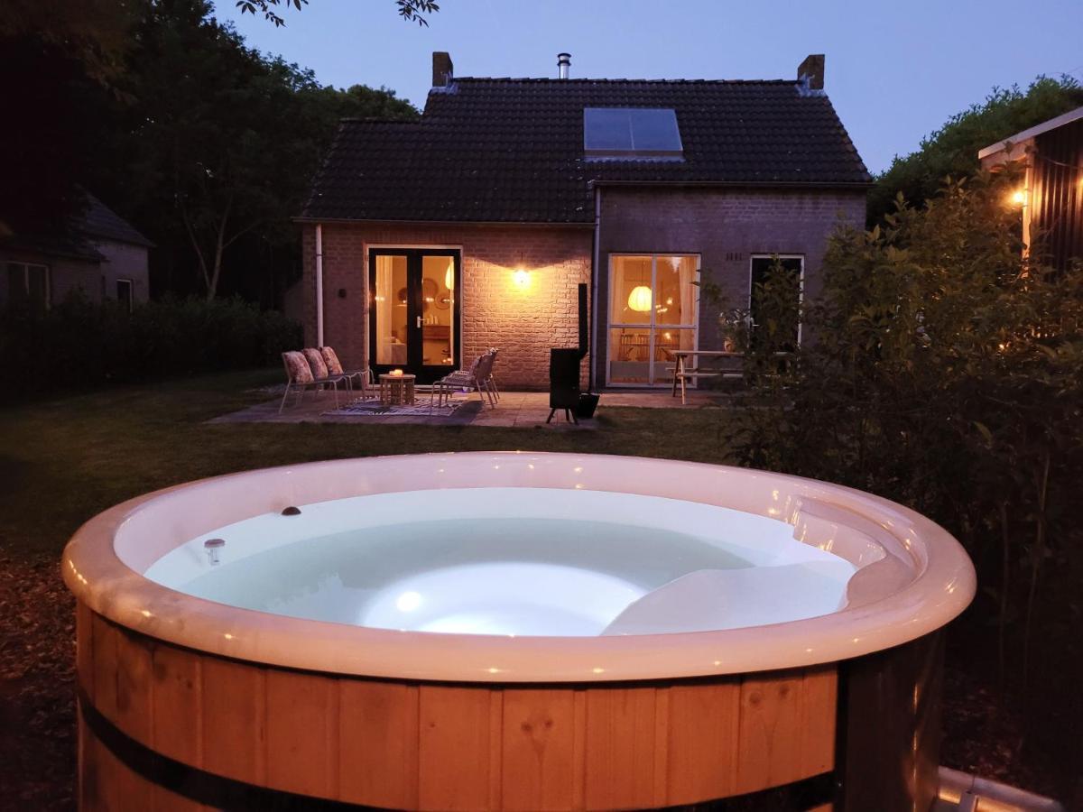 Bohemian Wellness Met Hottub & Sauna Ewijk Dış mekan fotoğraf